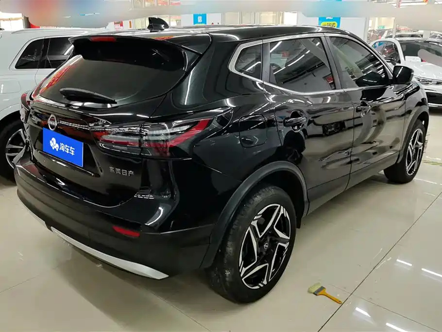 NISSAN QASHQAI 2025