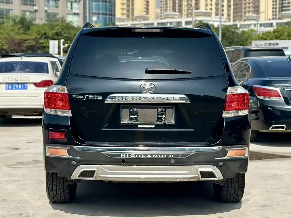 TOYOTA HIGHLANDER 2013