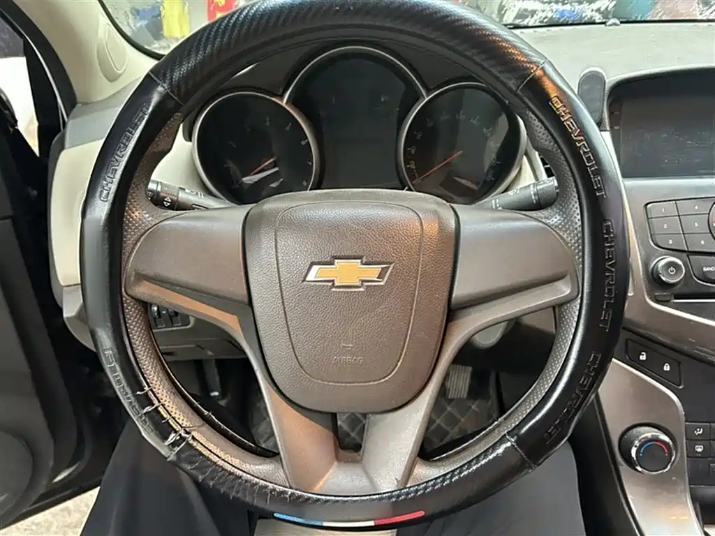 CHEVROLET CRUZE 2015