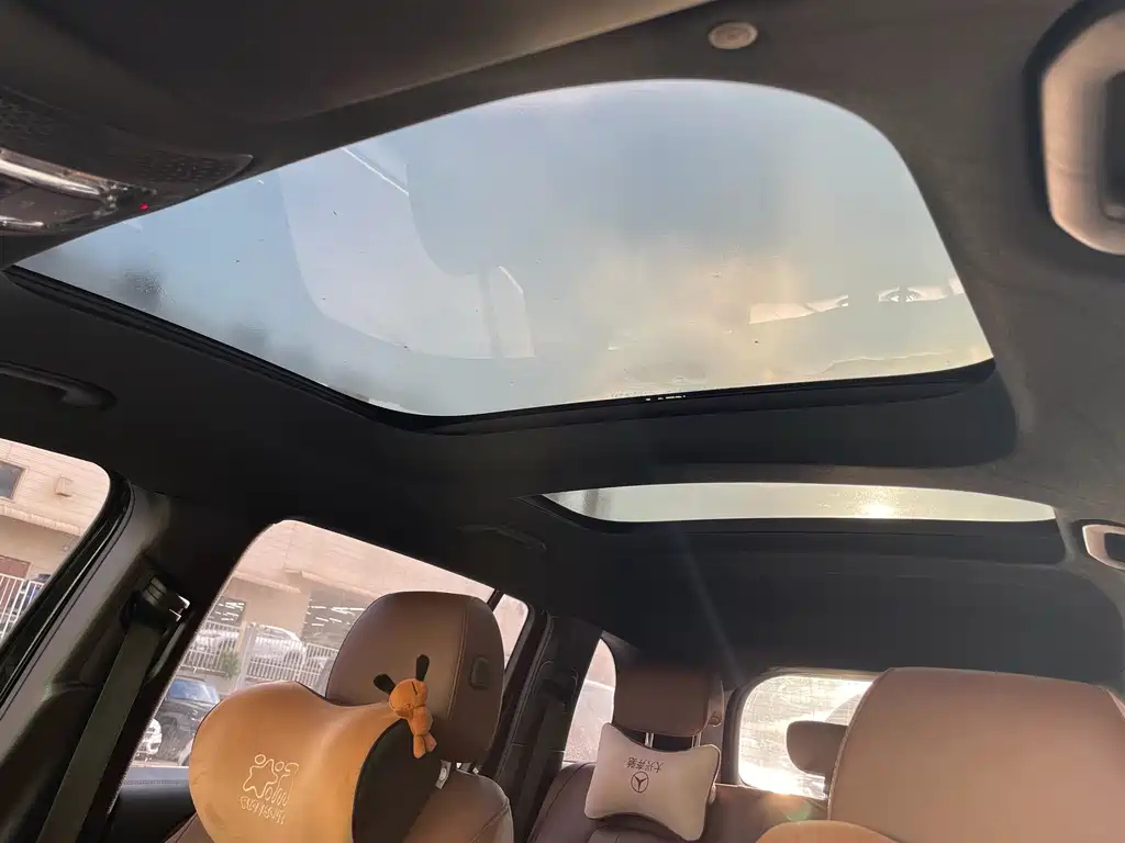 MERCEDES BENZ GLB 2023