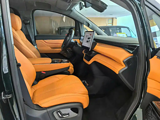 LEVC L380 2024 YEAR 140 6 SEATS 4WD ULTRA 2024