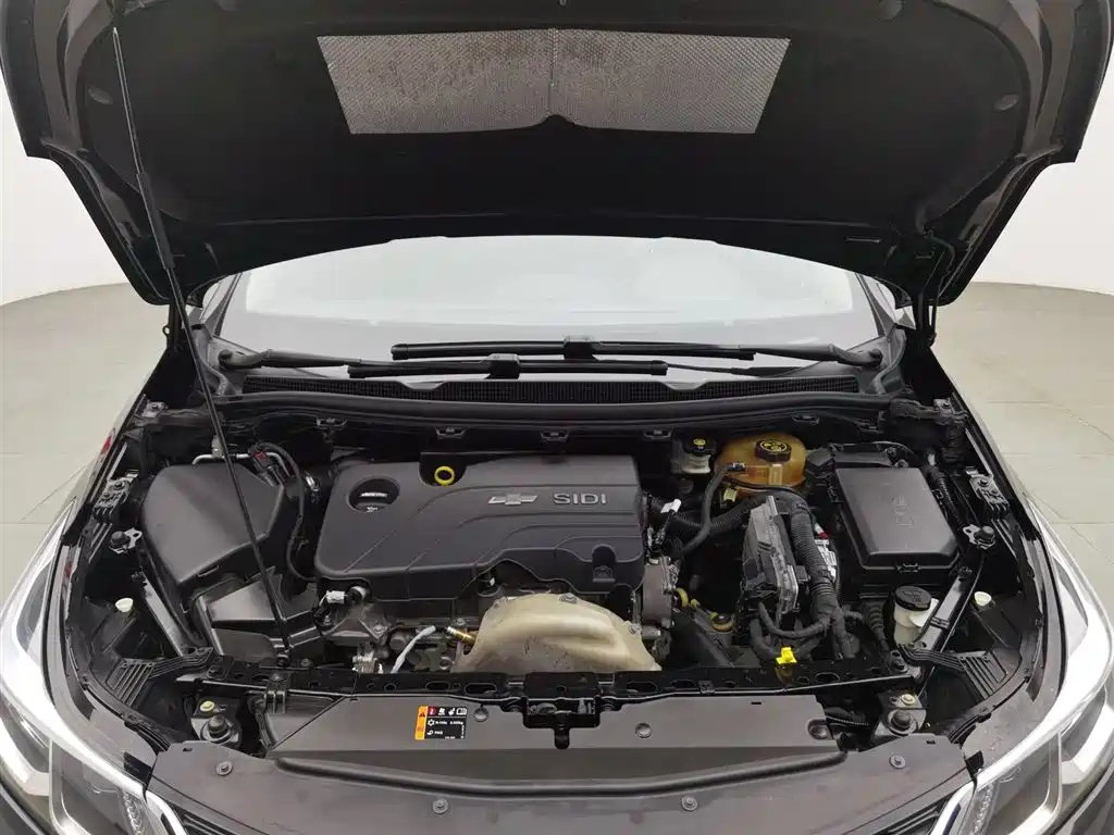 CHEVROLET CRUZE 2018