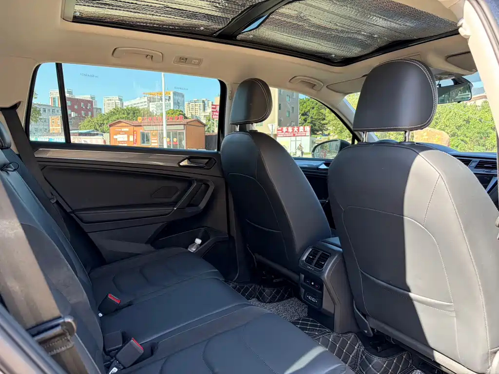 VOLKSWAGEN TIGUAN L 2021