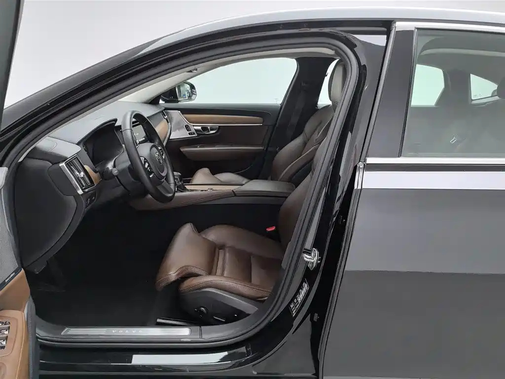 VOLVO S90 2019