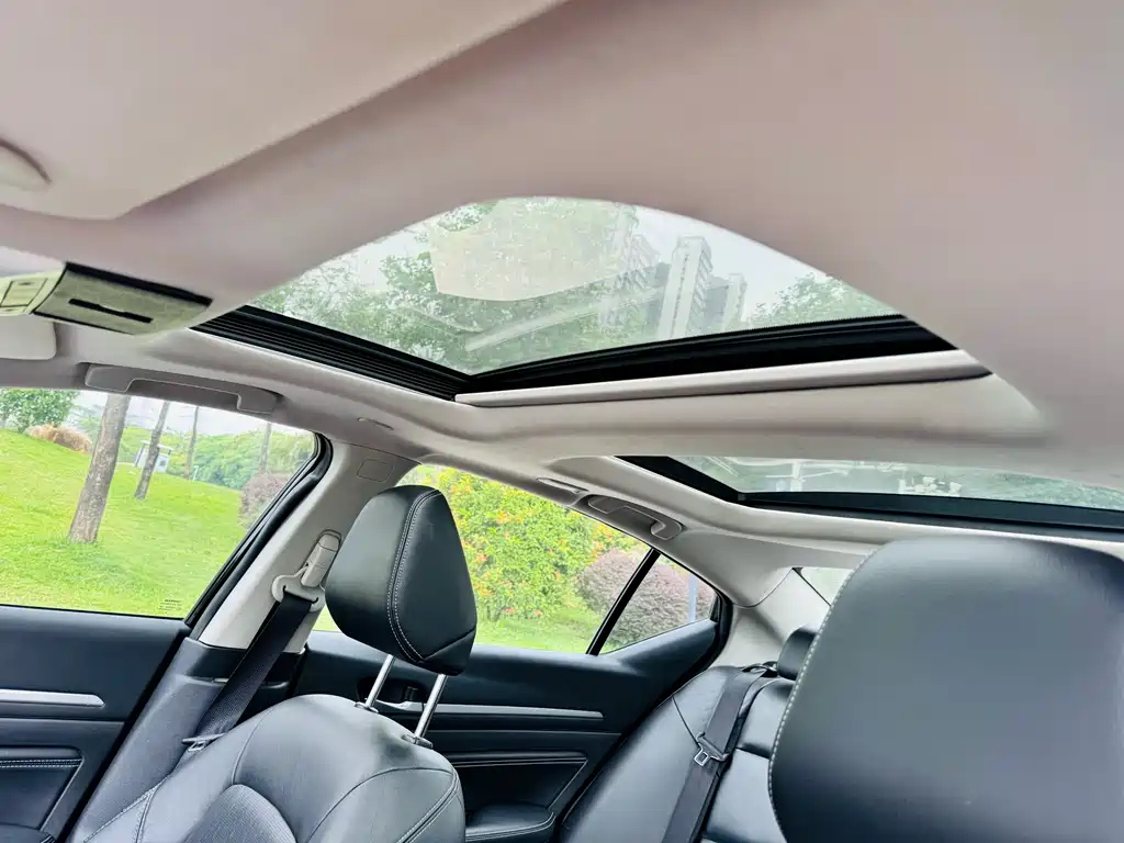 NISSAN TEANA 2019