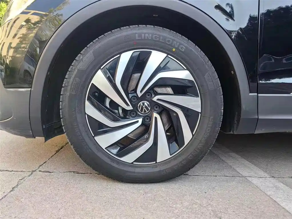 VOLKSWAGEN TIGUAN L 2022