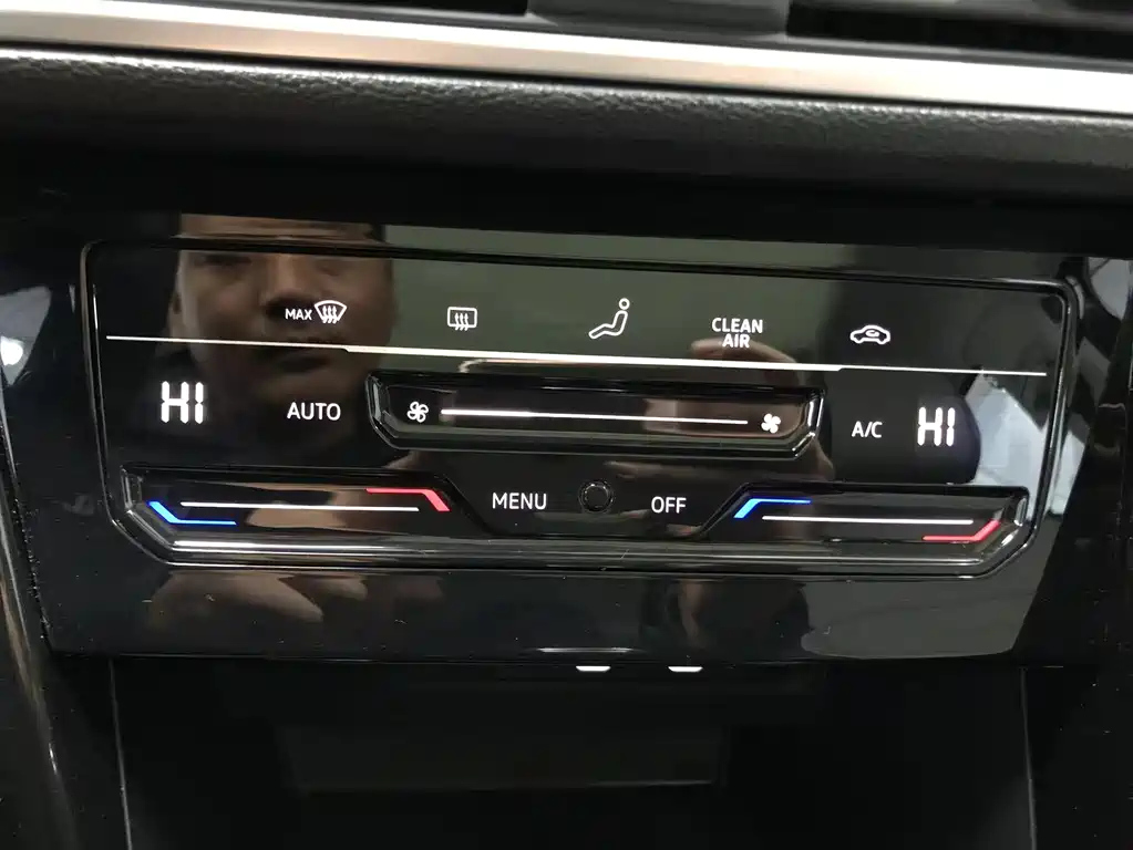 VOLKSWAGEN TAYRON 2023