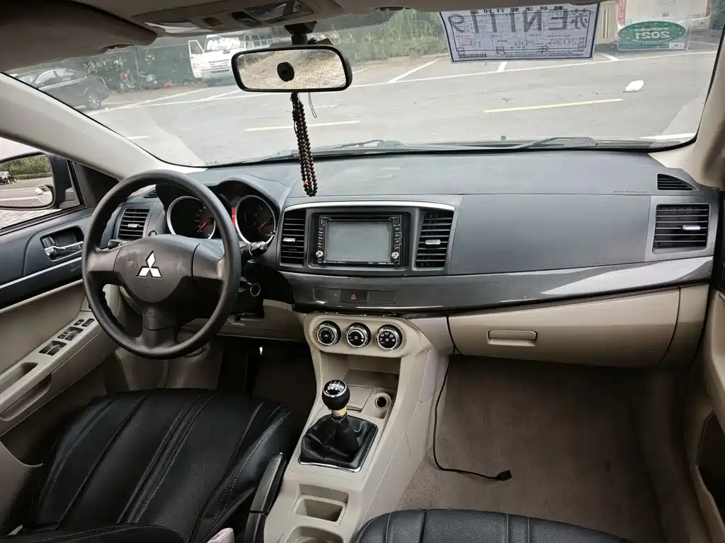 MITSUBISHI LANCER EX 2013