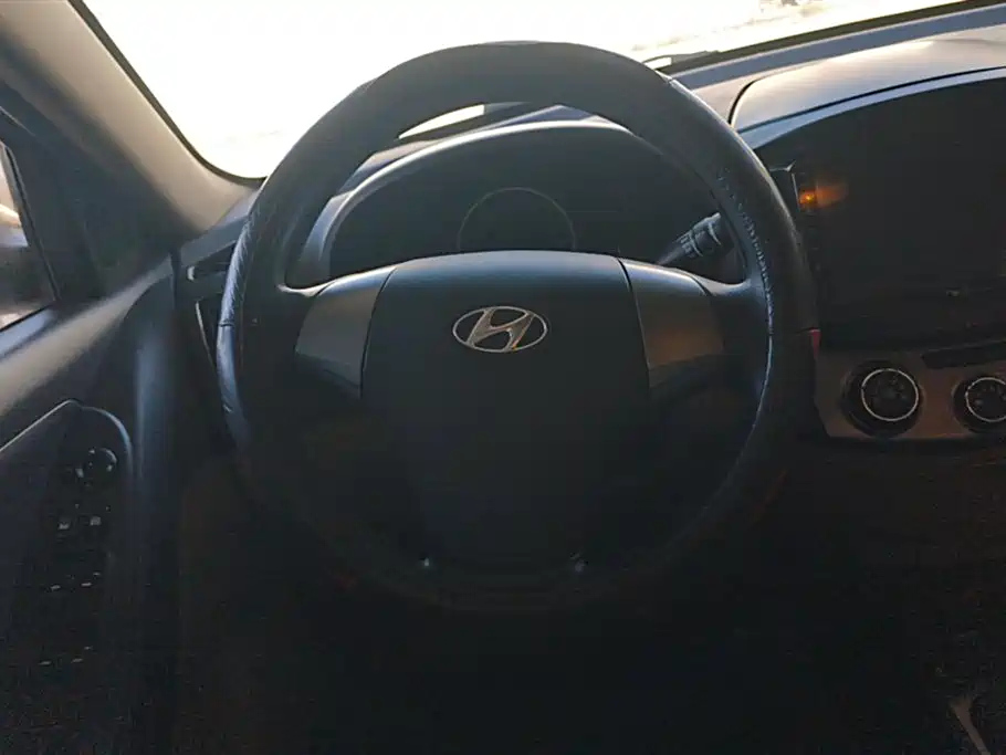 HYUNDAI CELESTA 2014