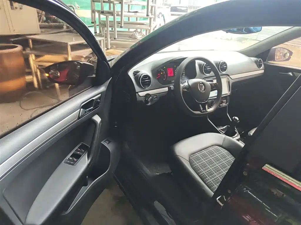 VOLKSWAGEN JETTA 2017