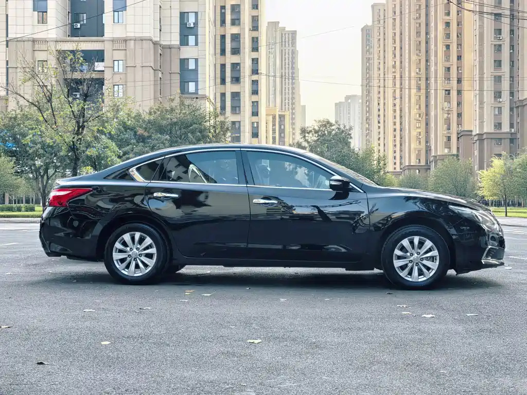 NISSAN TEANA 2018