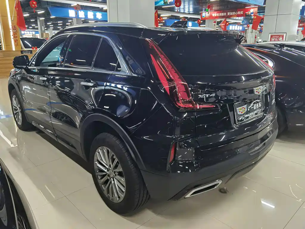 CADILLAC XT4 2024