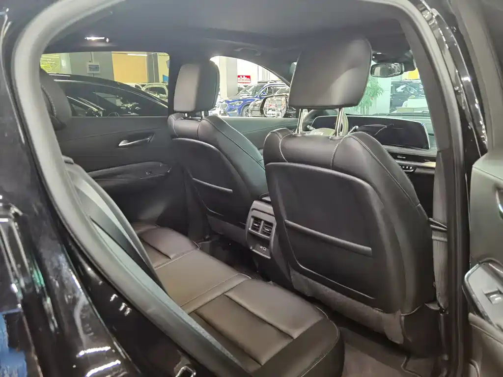 CADILLAC XT4 2024