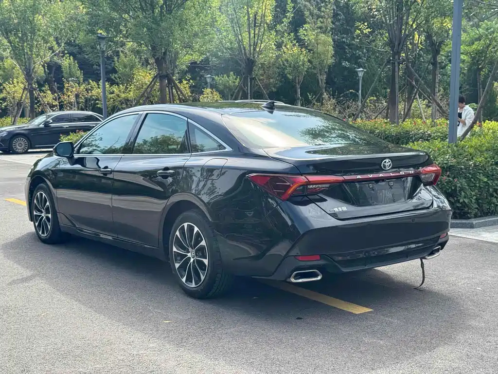 TOYOTA AVALON 2022