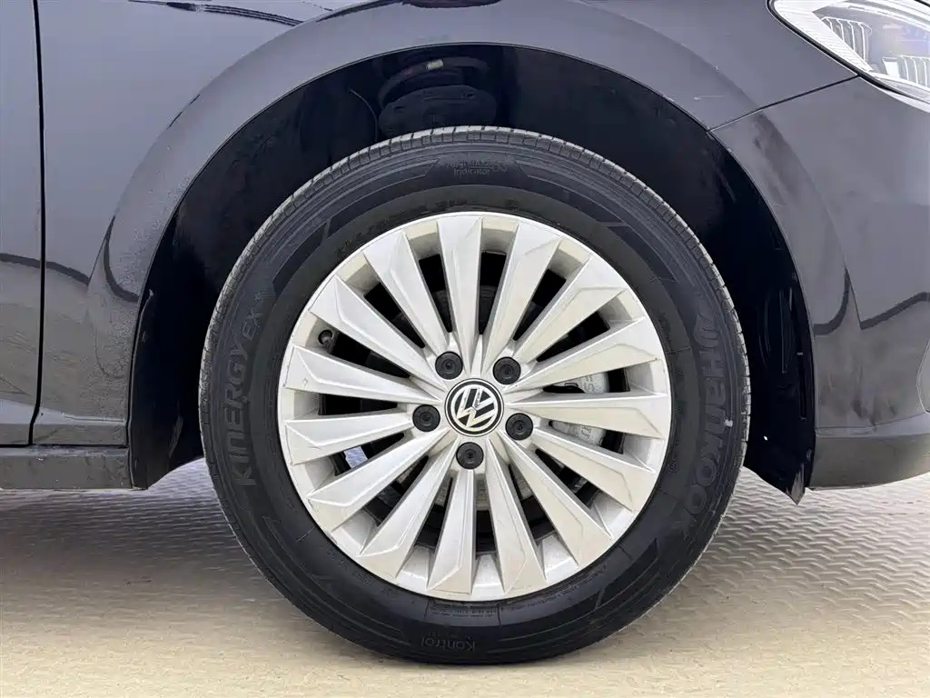 VOLKSWAGEN LAVIDA 2020