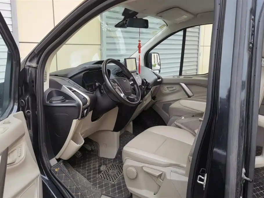 FORD TOUREO 2016