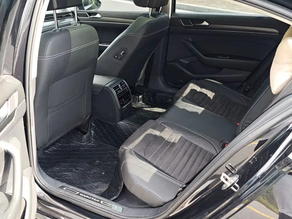 VOLKSWAGEN MAGOTAN 2021