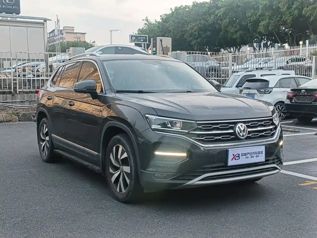 VOLKSWAGEN TAYRON 2020