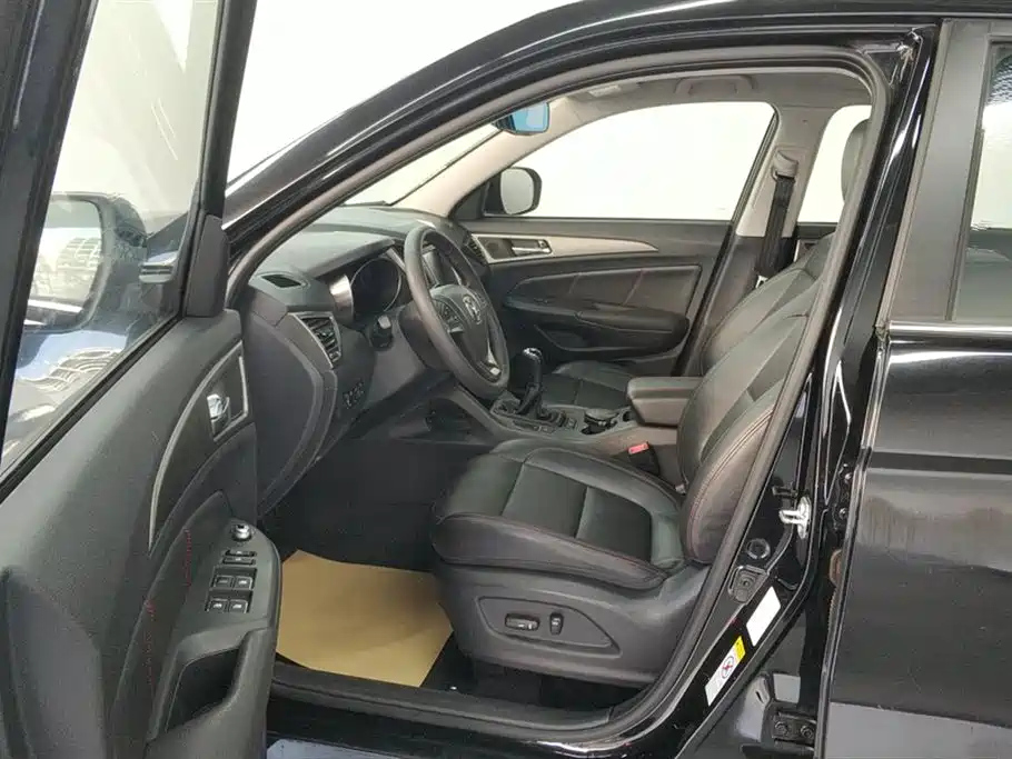 CHANGAN CS75 2016