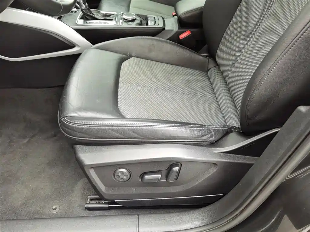 AUDI Q2L 2019