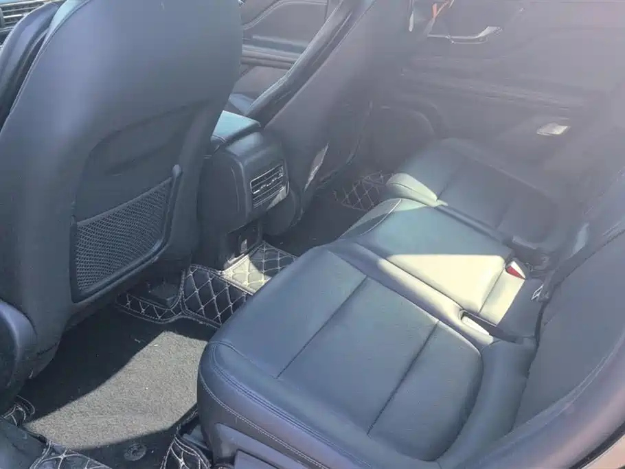 LINCOLN ADVENTURER 2020