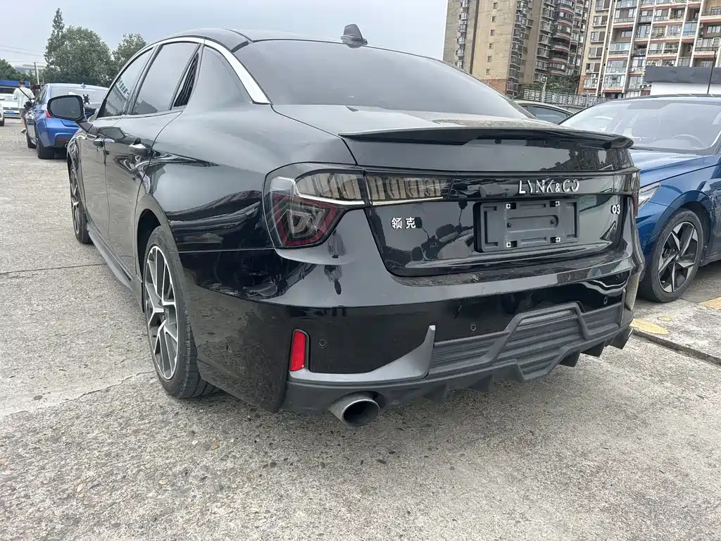 LYNK&CO 03 2018
