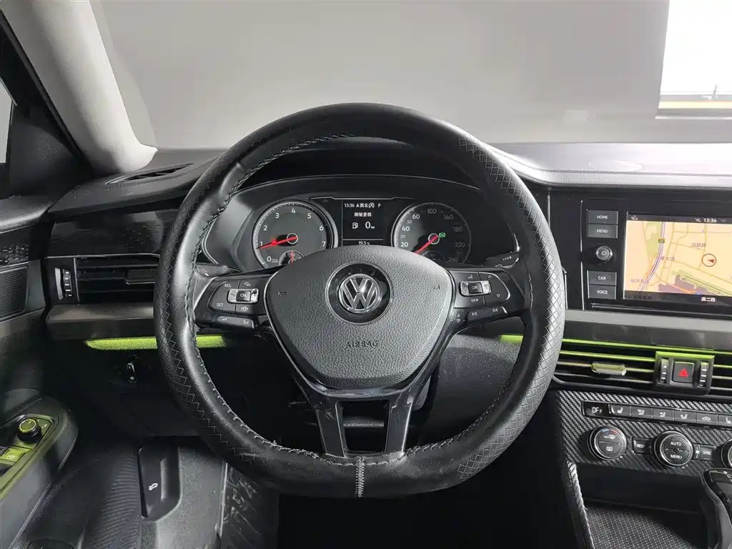 VOLKSWAGEN PASSAT 2019