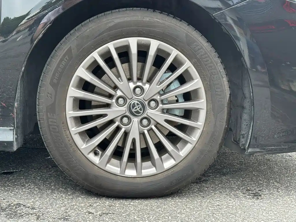 TOYOTA CAMRY 2024