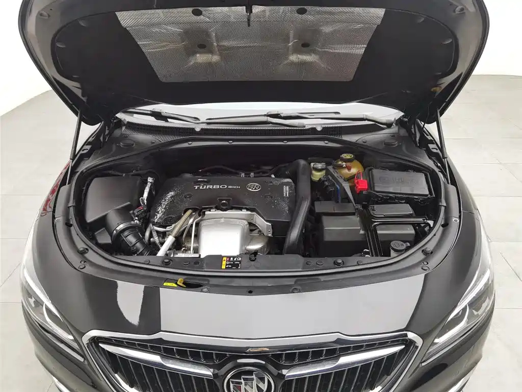 BUICK LACROSSE 2018