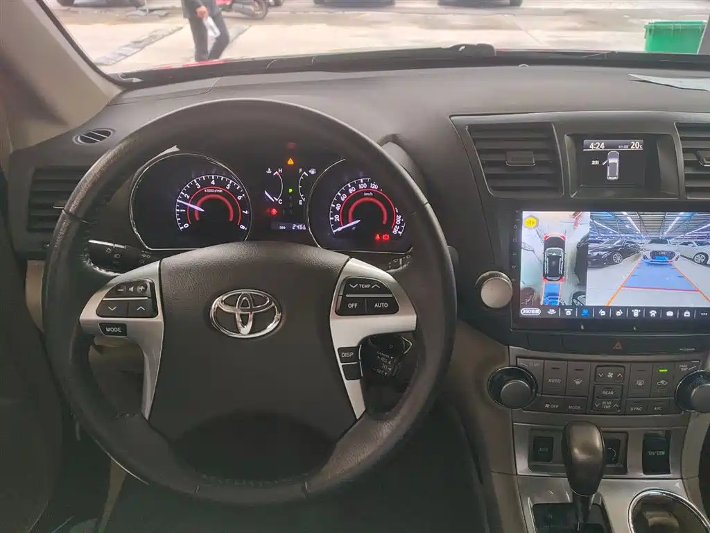 TOYOTA HIGHLANDER 2012