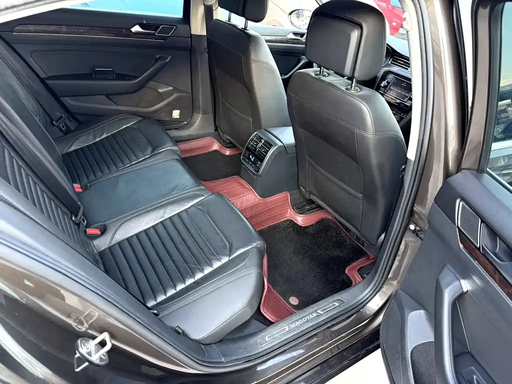 VOLKSWAGEN MAGOTAN 2018