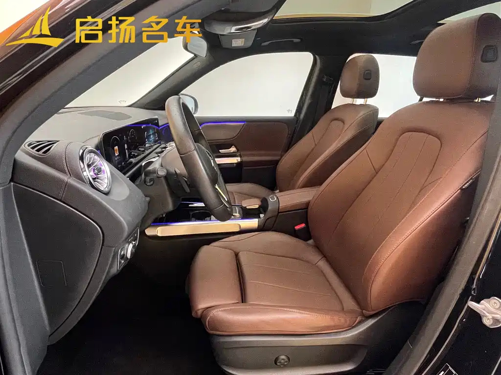 MERCEDES BENZ GLB 2023