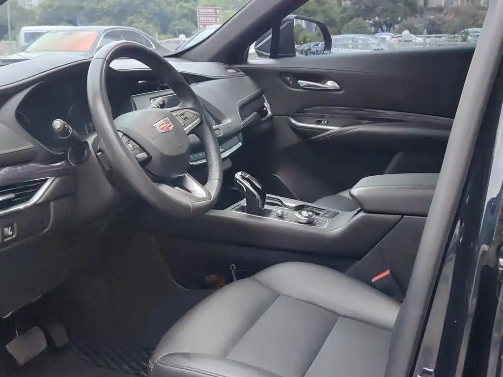 CADILLAC XT4 2021