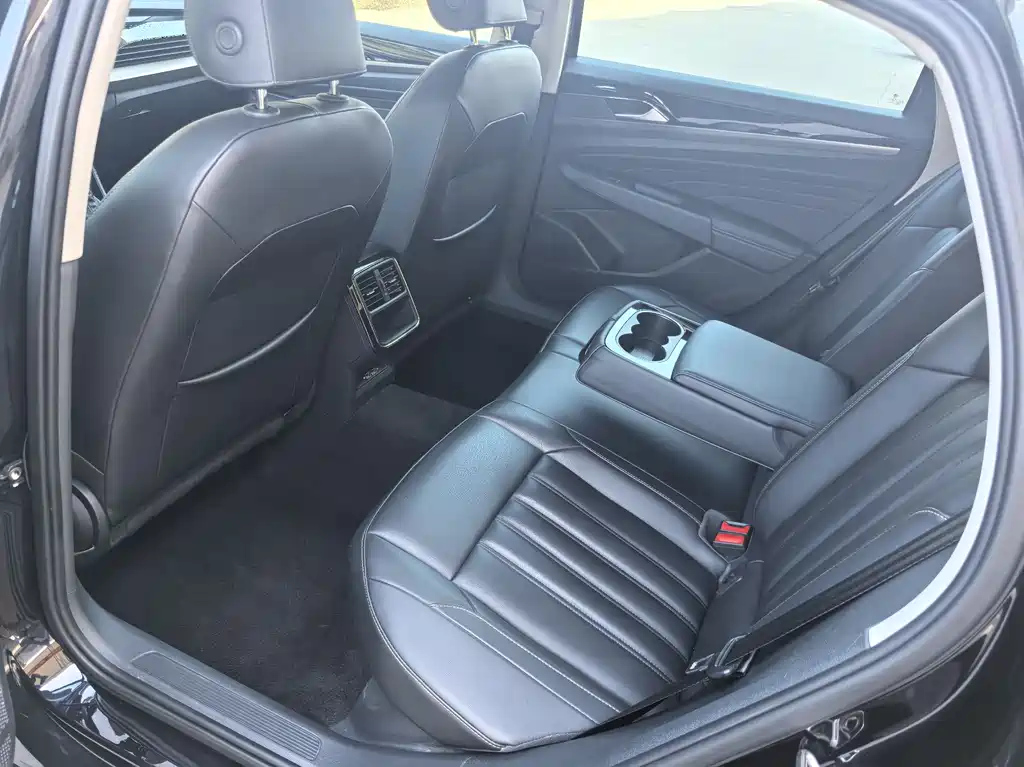 VOLKSWAGEN PASSAT 2019