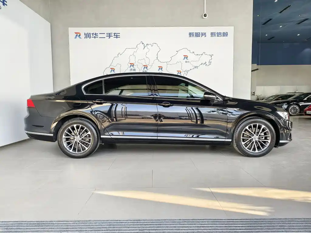 VOLKSWAGEN MAGOTAN 2020