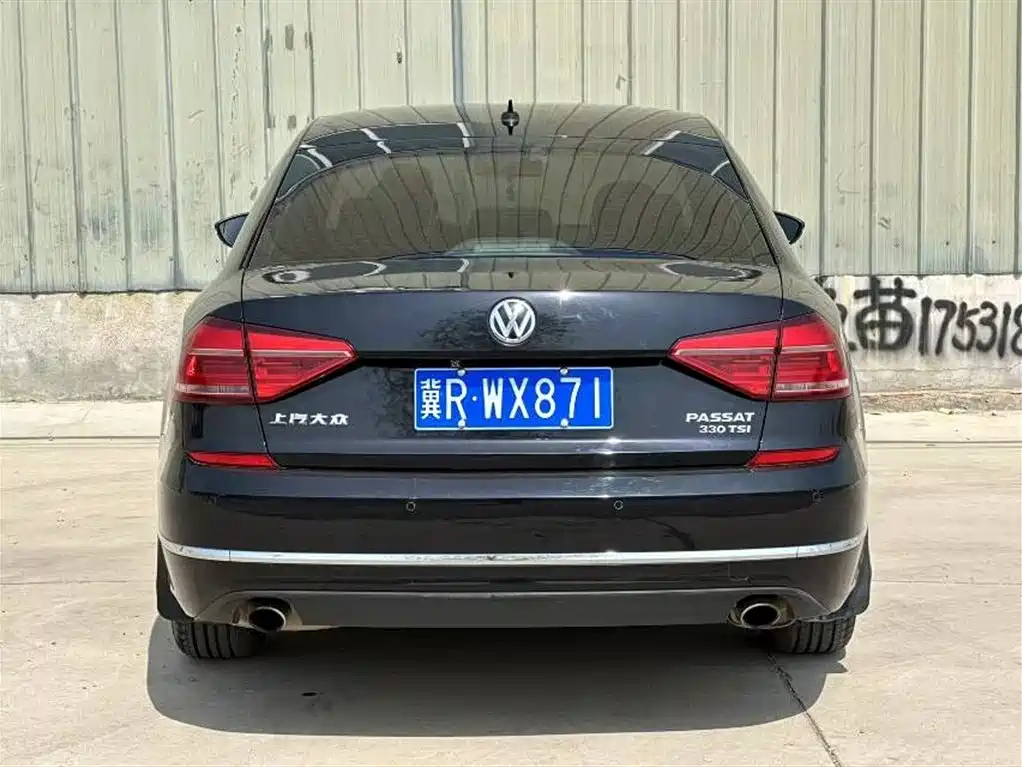 VOLKSWAGEN PASSAT 2016