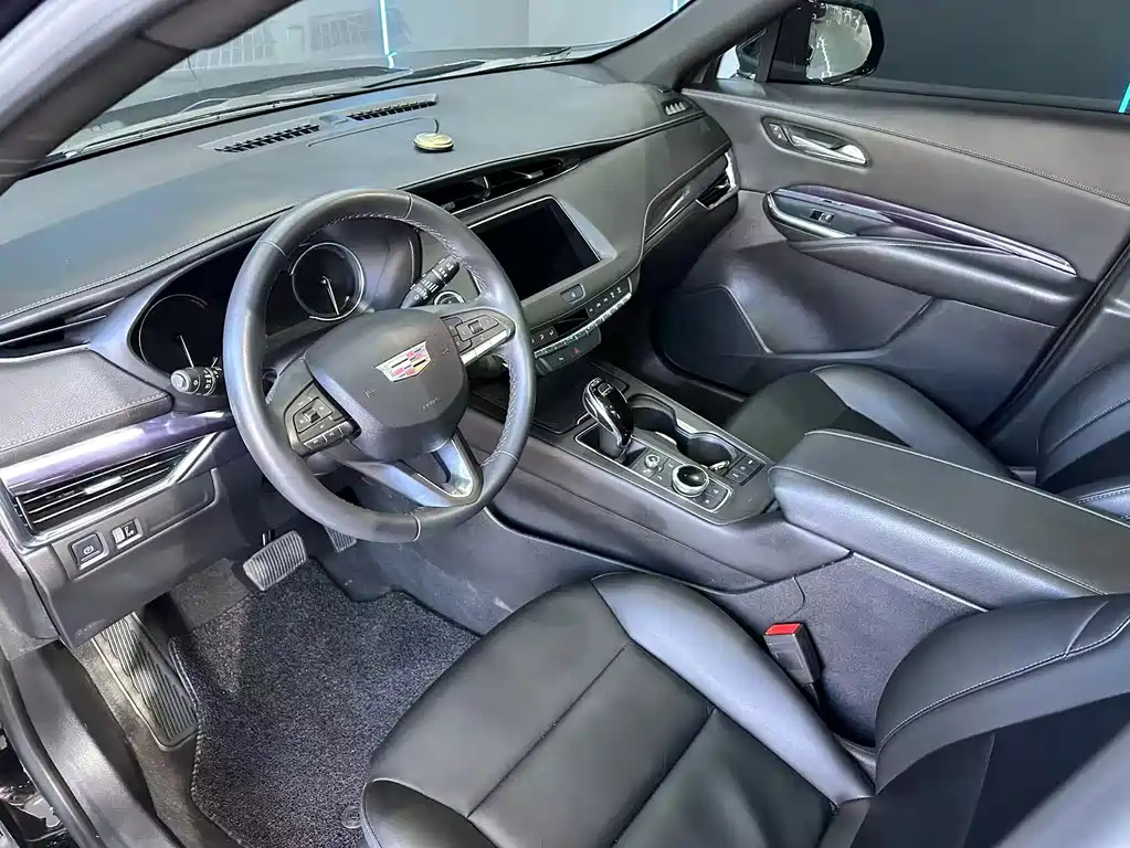 CADILLAC XT4 2023