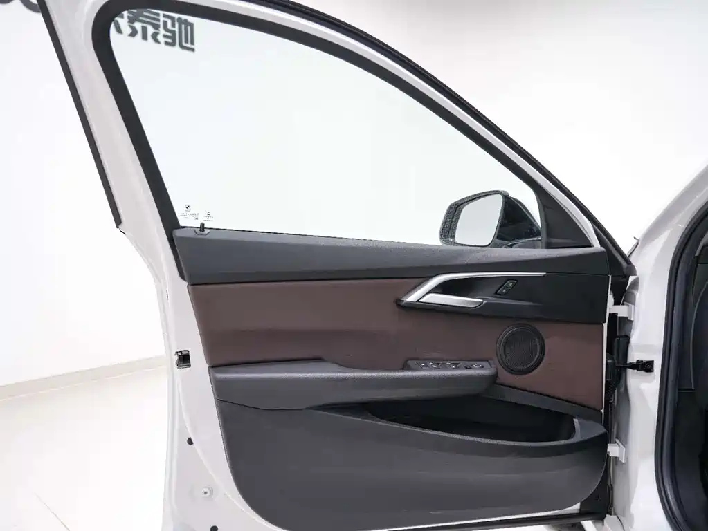 BMW 1-SERIES 2020