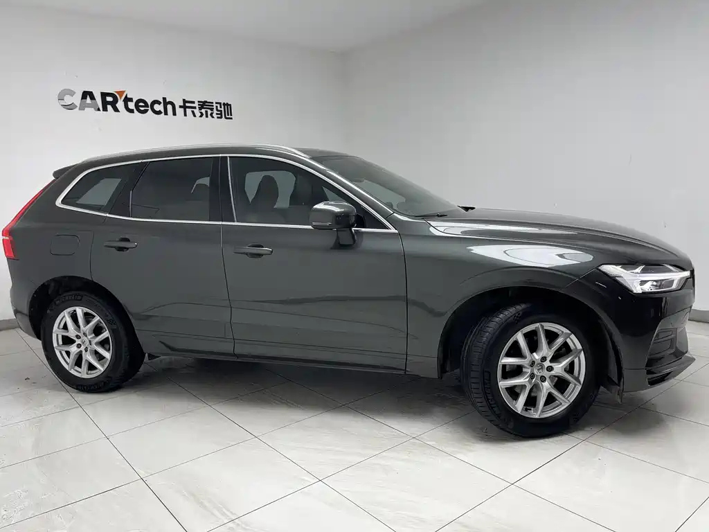 VOLVO XC60 2018