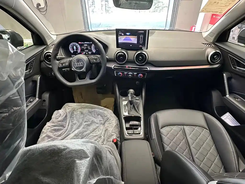 AUDI Q2L 2025