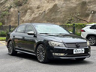 VOLKSWAGEN PASSAT 2013