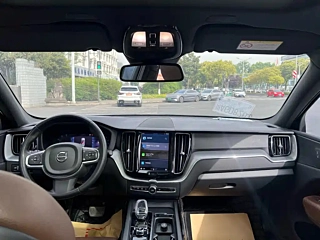 VOLVO XC60 2022 YEAR B5 4WD DELUXE EDITION 2022
