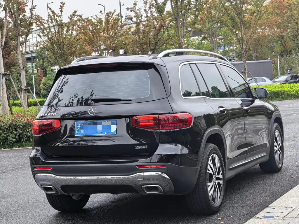 MERCEDES BENZ GLB 2024