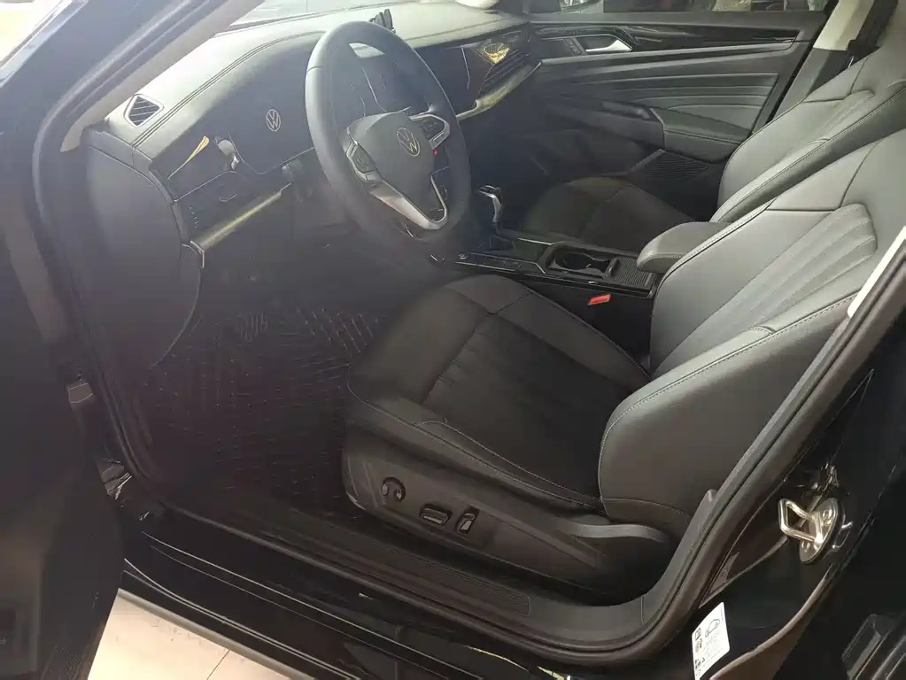 VOLKSWAGEN PASSAT 2022