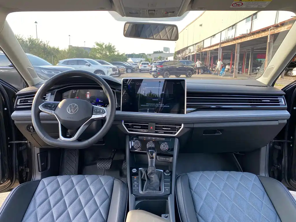 VOLKSWAGEN SAGITAR 2023