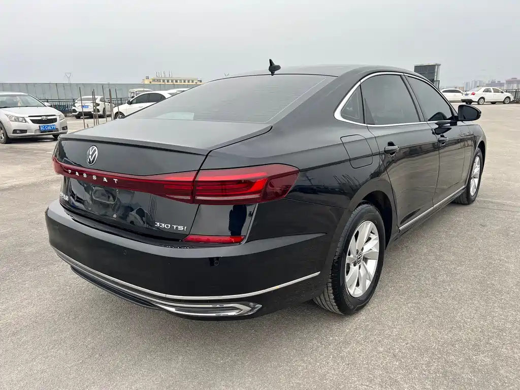 VOLKSWAGEN PASSAT 2022