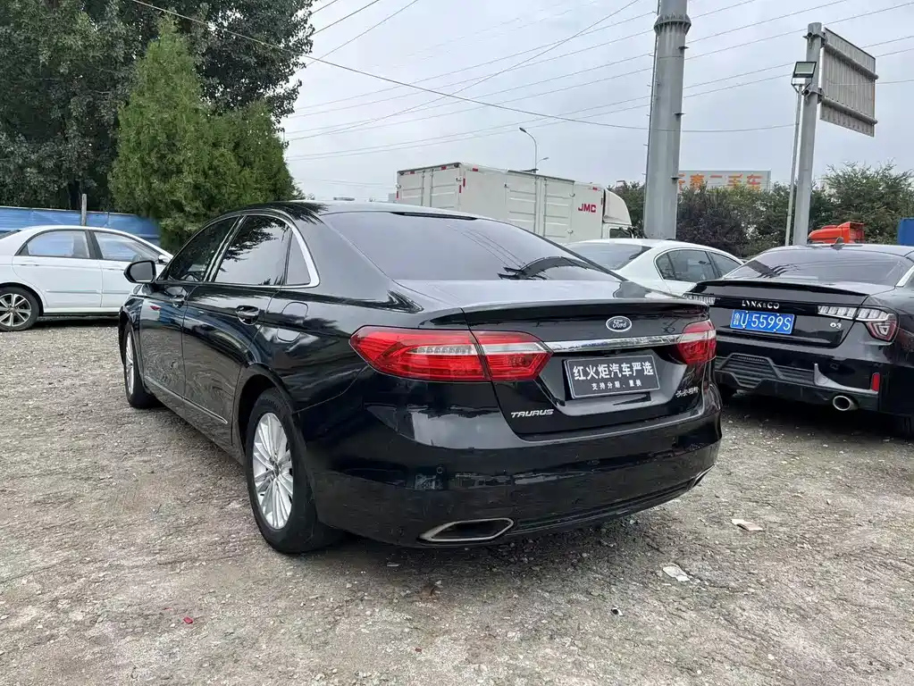 FORD TAURUS 2016