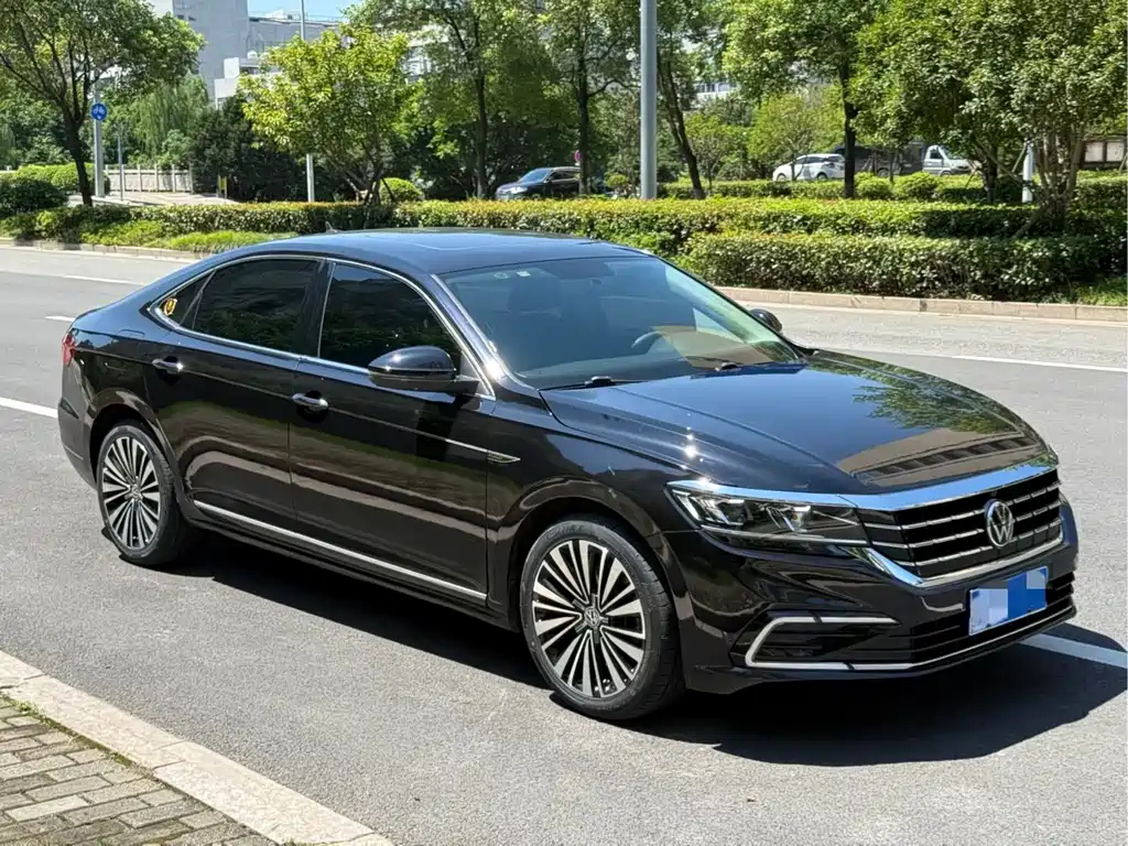 VOLKSWAGEN PASSAT 2021