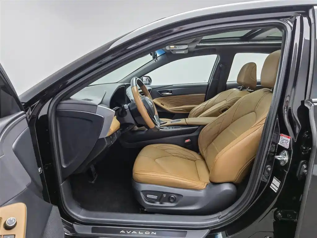 TOYOTA AVALON 2021