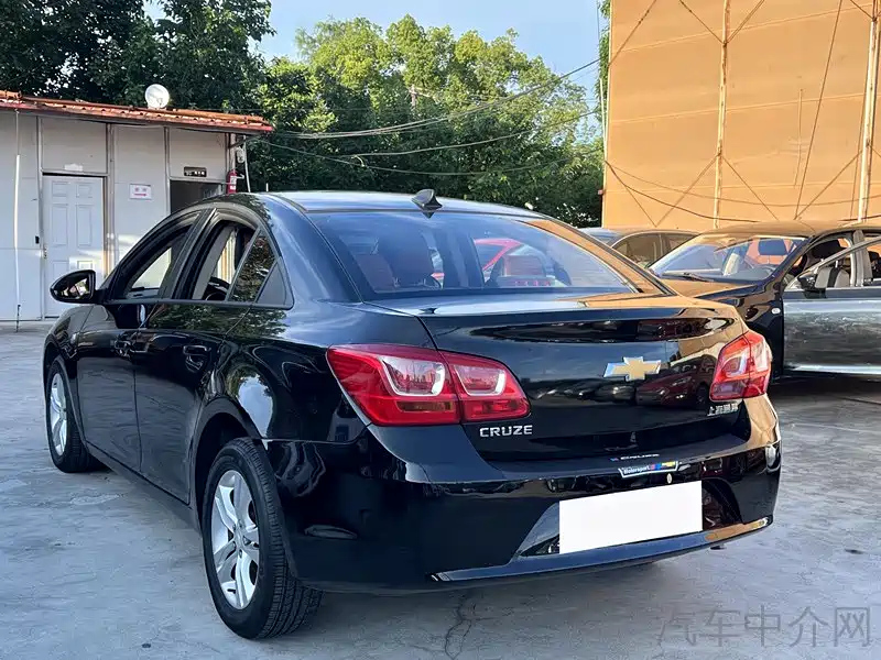 CHEVROLET CRUZE 2015